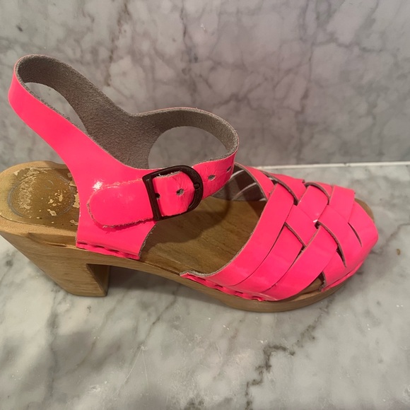 No. 6 Woven Patent Leather Clog Sandals Neon Pink - Picture 4 of 4